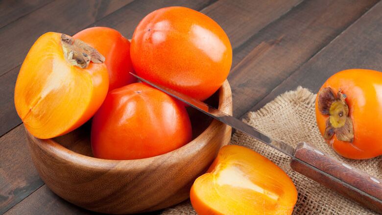 Persimmon fruta osasuntsua da, neurriz onargarria da diabetes mellitusarentzat